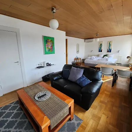 Grannys Harbour View - 1st Floor *