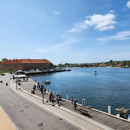Апартаменты Grannys Harbour View - 1st Floor Сённерборг