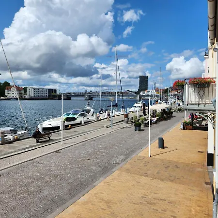 Grannys Harbour View - 1st Floor