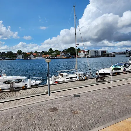 Grannys Harbour View - 1st Floor Apartment